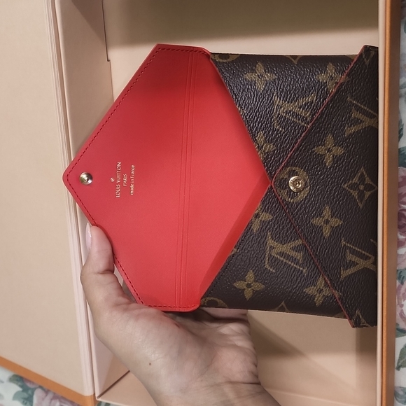 NEW Louis Vuitton Medium Kirigami - Picture 3 of 5